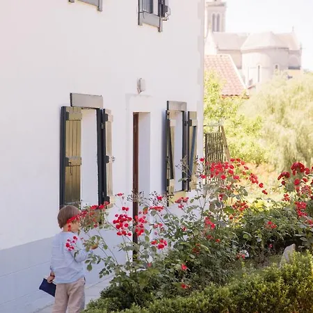 Pensión Maison Gamboia, 5 D'hôtes De Charme Et Résidence D'artistes, Au Calme, Vaste Jardin Fruitier