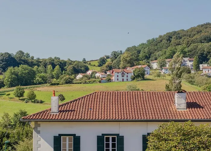 Pensión Maison Gamboia, D'hotes Au Calme Avec Jardin Hasparren